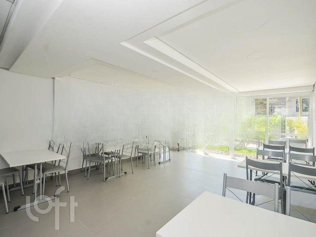 Apartamento com 66m², 2 dormitórios, 1 suíte, 2 vagas, Petrópolis em Porto Alegre