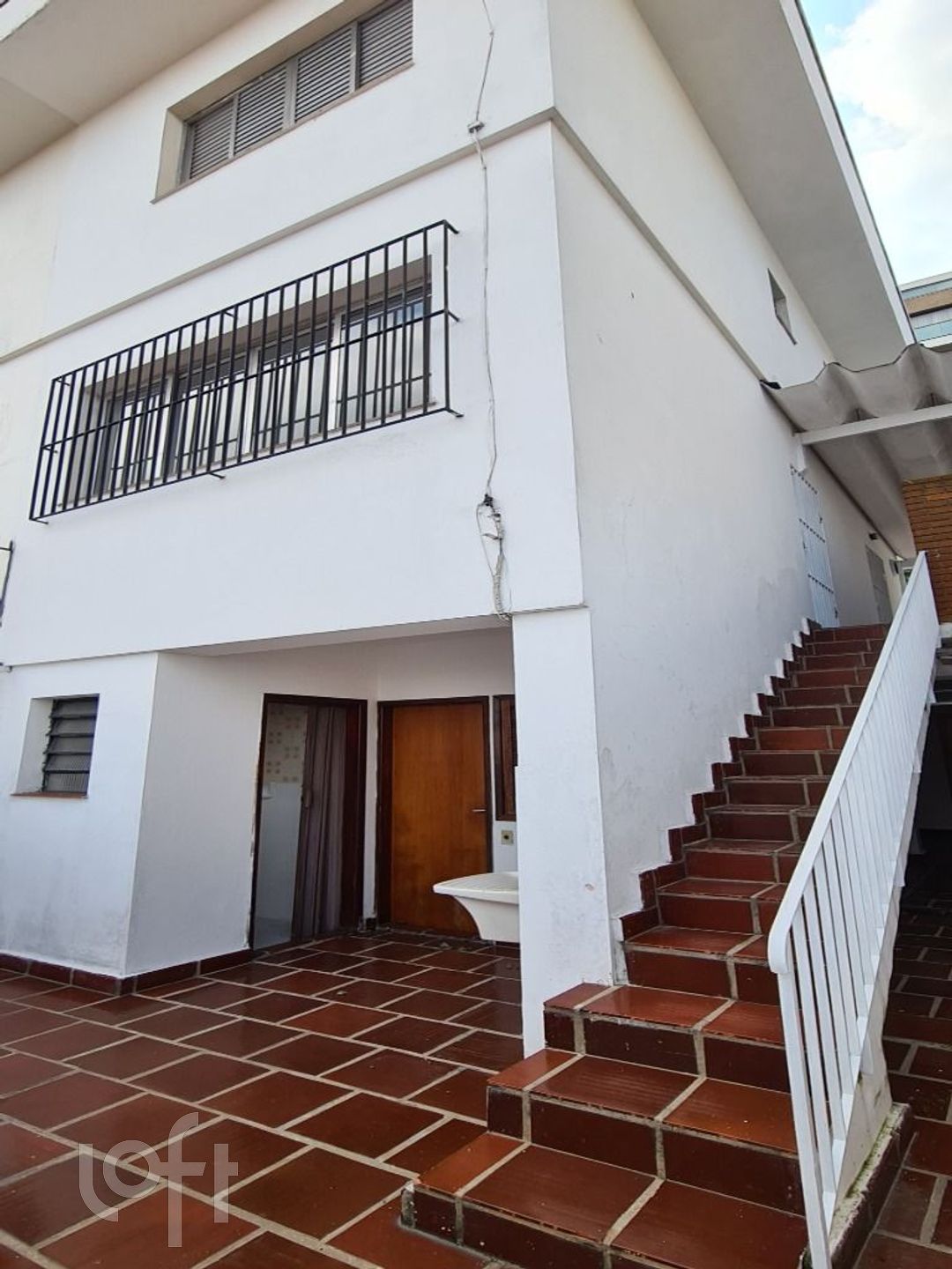 Casa à venda com 3 quartos, 231m² - Foto 1