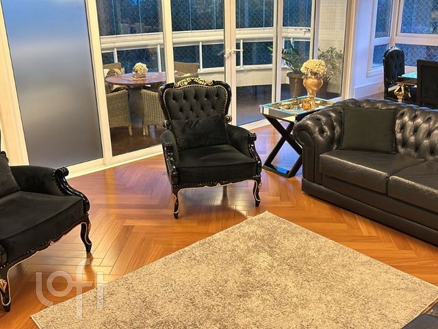 Apartamento com 223m², 3 dormitórios, 3 suítes, 3 vagas, Rio Branco em Porto Alegre