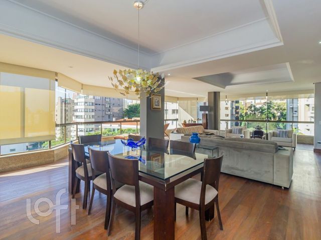 Apartamento com 244m², 3 dormitórios, 3 suítes, 3 vagas, Rio Branco em Porto Alegre