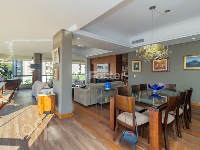 Apartamento com 244m², 3 dormitórios, 3 suítes, 3 vagas, Rio Branco em Porto Alegre