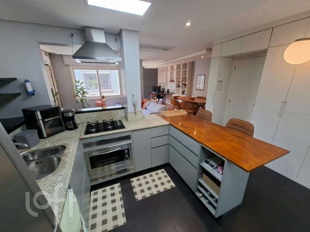 Apartamento com 115m², 2 dormitórios, 1 suíte, 2 vagas, Independência em Porto Alegre