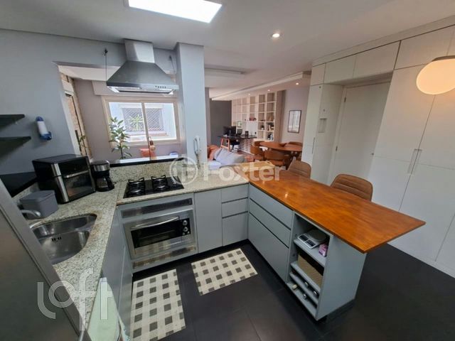 Apartamento com 115m², 2 dormitórios, 1 suíte, 2 vagas, Independência em Porto Alegre