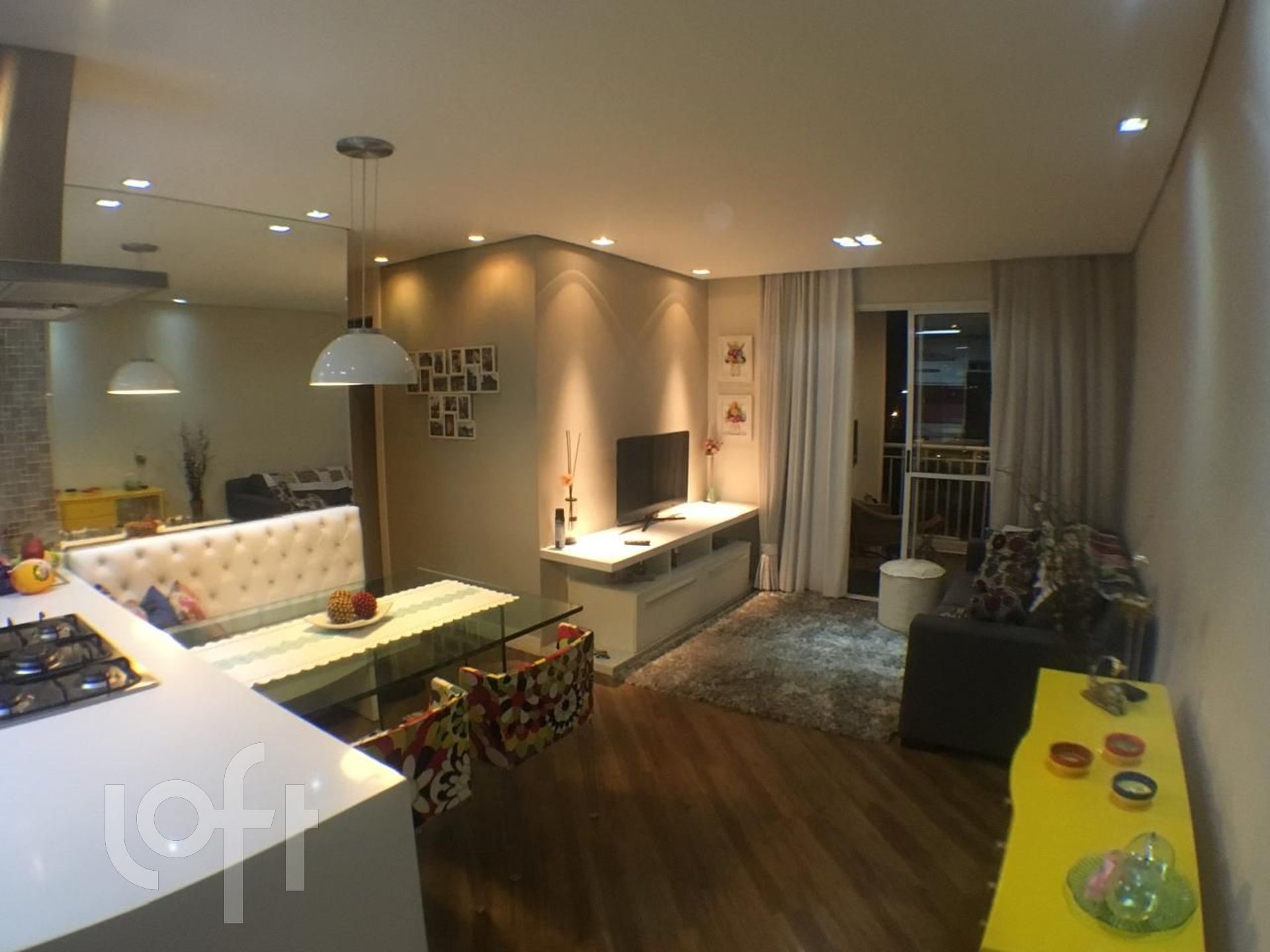 Apartamento à venda com 2 quartos, 76m² - Foto 1