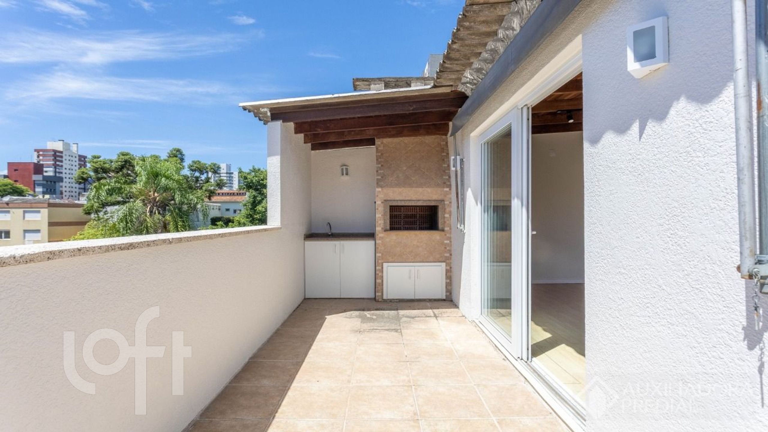 Apartamento com 74m², 2 dormitórios, 1 suíte, 1 vaga, Petrópolis em Porto Alegre