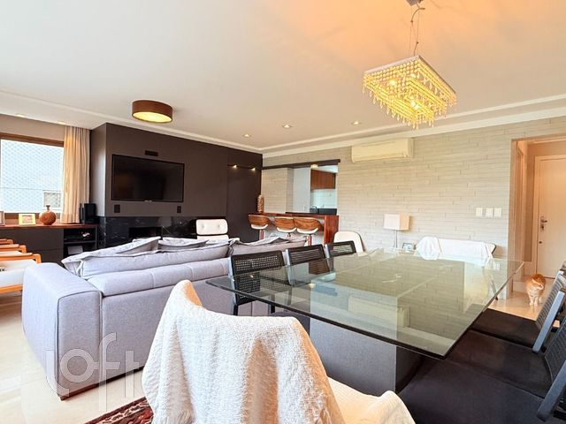 Apartamento com 119m², 3 dormitórios, 1 suíte, 3 vagas, Petrópolis em Porto Alegre