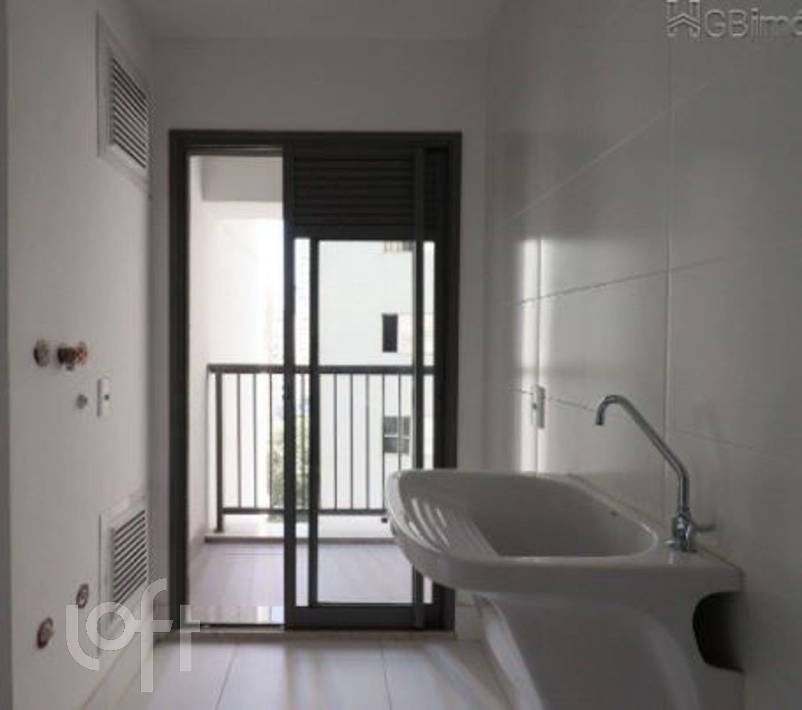 Apartamento à venda com 3 quartos, 144m² - Foto 2