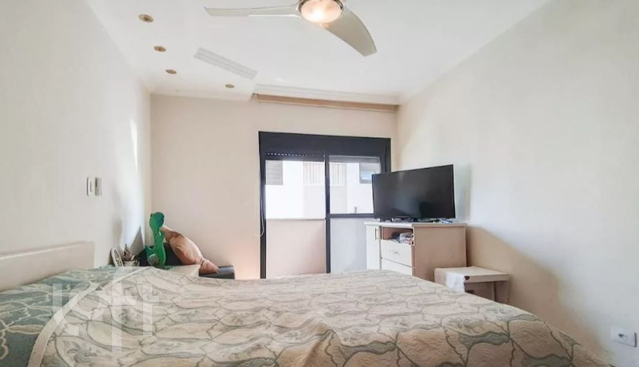 Apartamento à venda com 4 quartos, 200m² - Foto 17