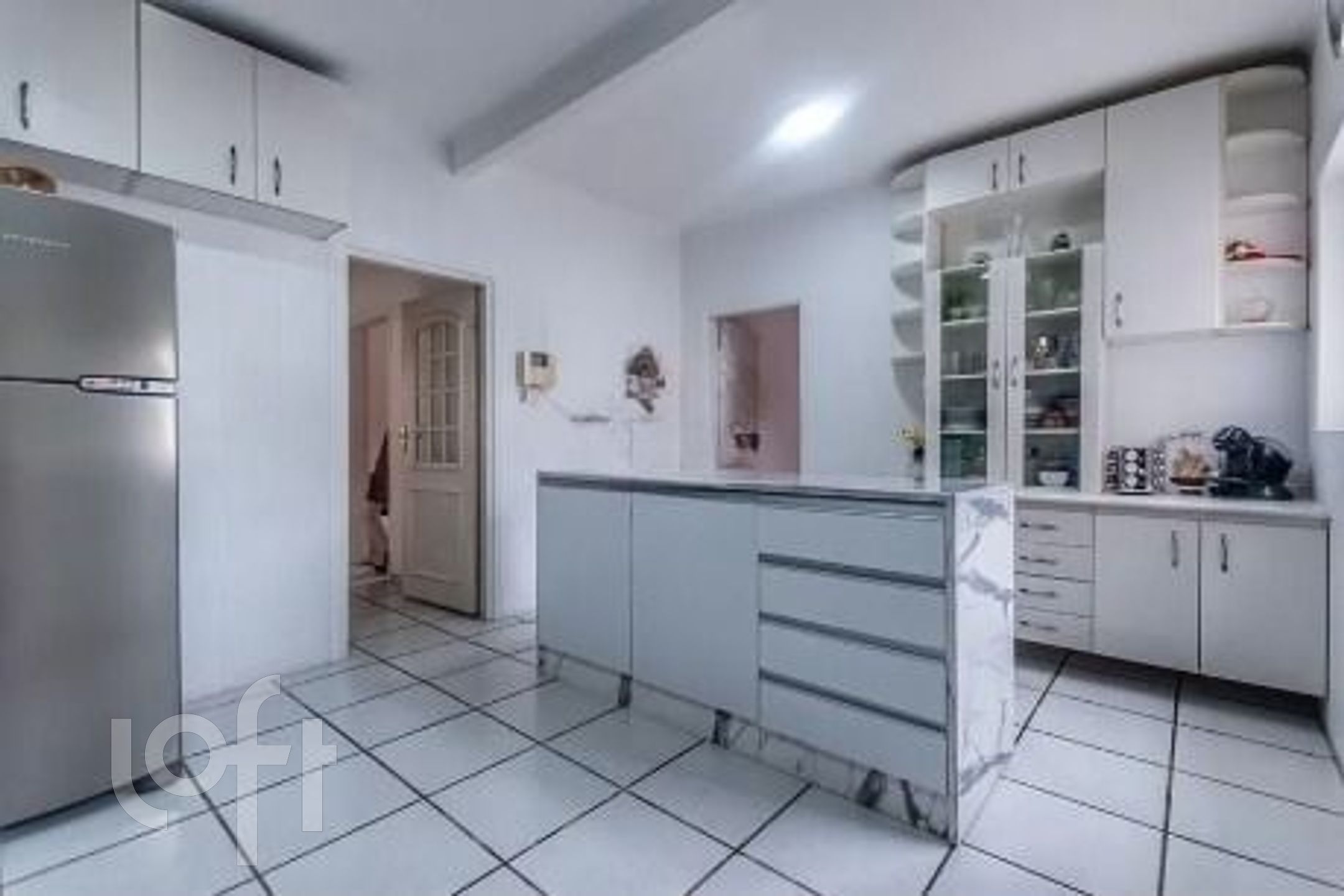 Casa à venda com 4 quartos, 240m² - Foto 11