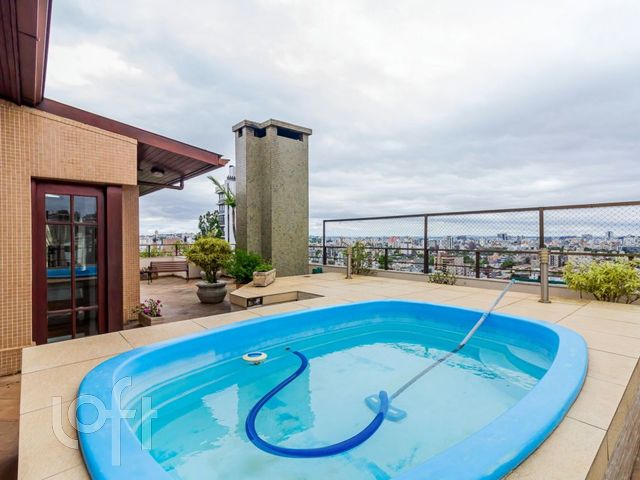 Apartamento com 452m², 5 dormitórios, 3 suítes, 4 vagas, Petrópolis em Porto Alegre