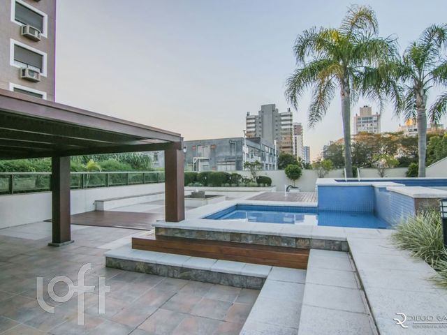 Apartamento com 105m², 2 dormitórios, 2 suítes, 2 vagas, Menino Deus em Porto Alegre