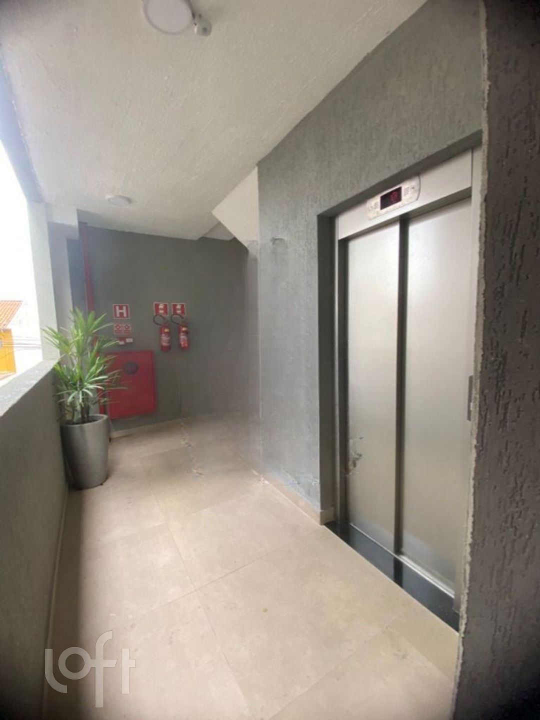 Apartamento à venda com 2 quartos, 45m² - Foto 2