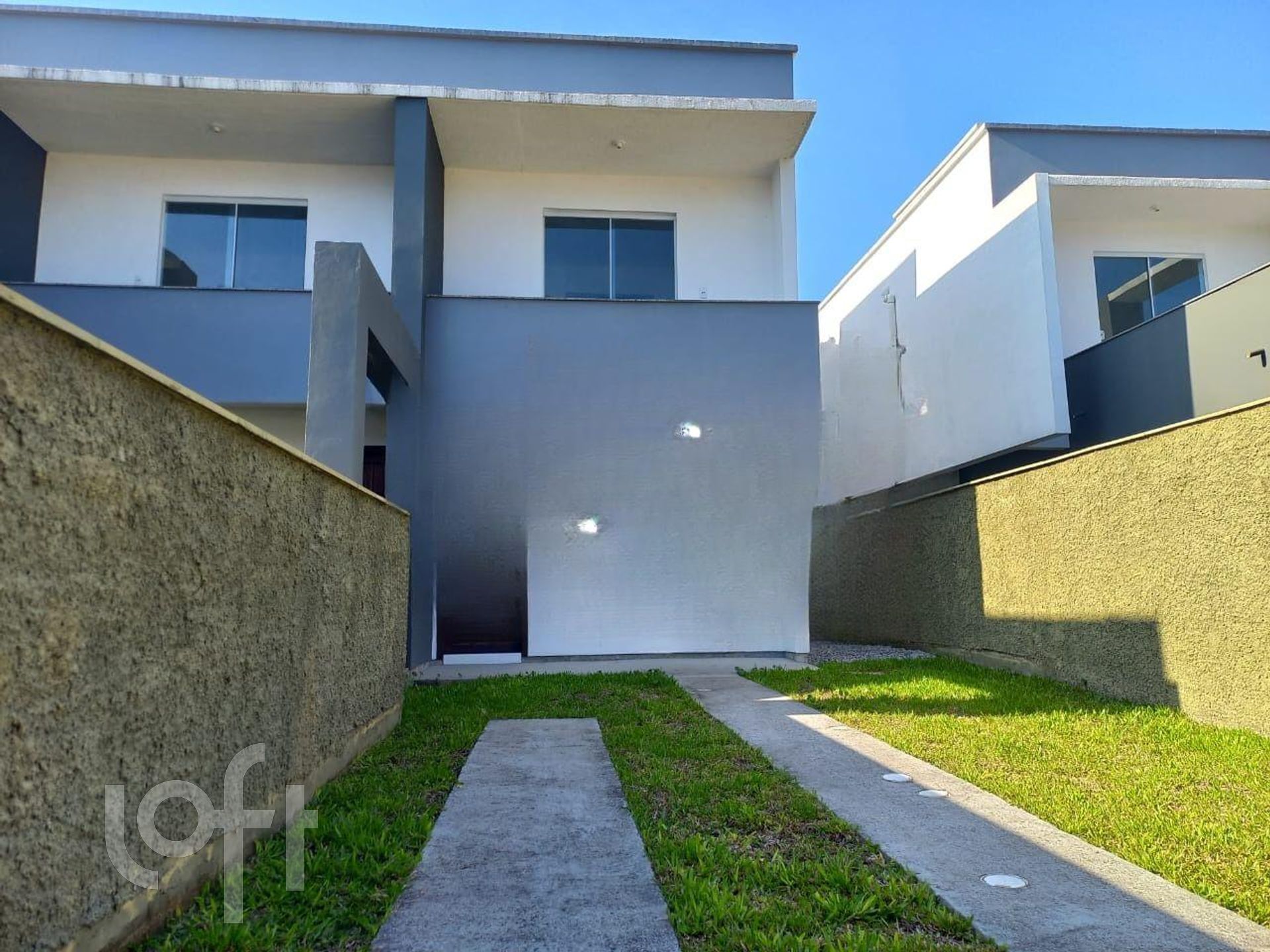 Casa Residencial com 92m², 2 quartos, 2 suítes, 2 garagens, no bairro São João do Rio Vermelho em Florianópolis