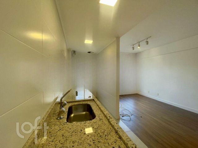 Apartamento com 42m², 1 dormitório, 1 vaga, Santa Cecília em Porto Alegre