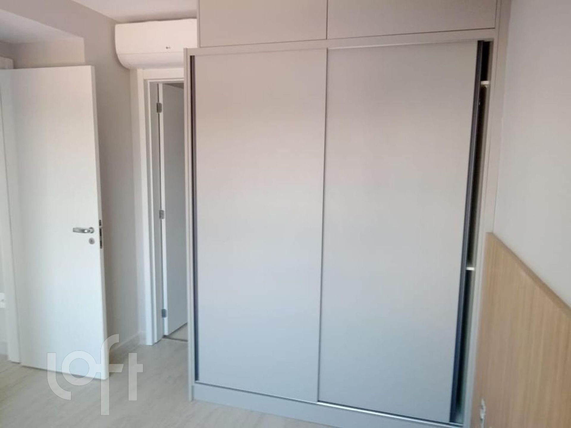 Apartamento à venda com 2 quartos, 70m² - Foto 4