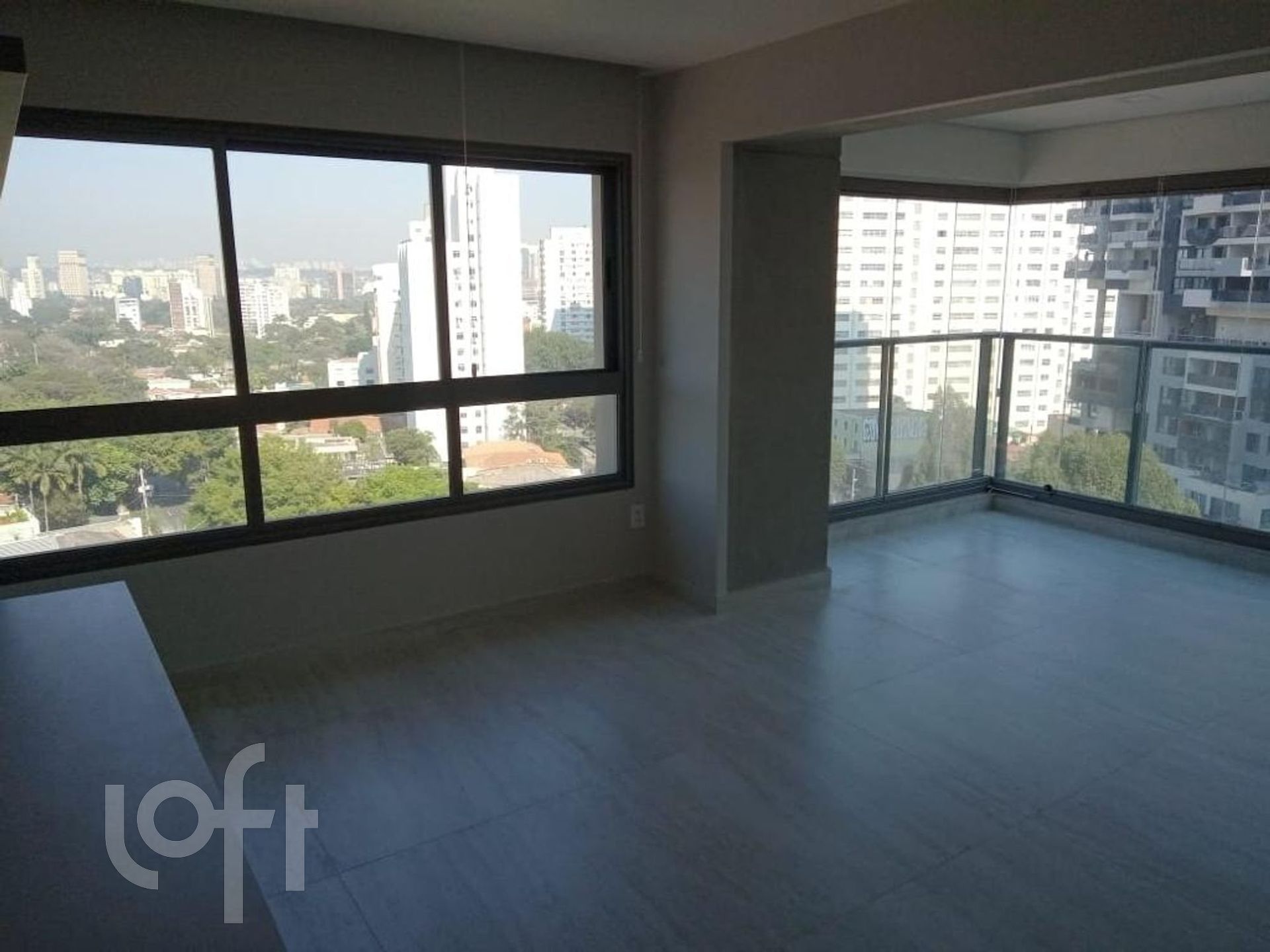 Apartamento à venda com 2 quartos, 70m² - Foto 1