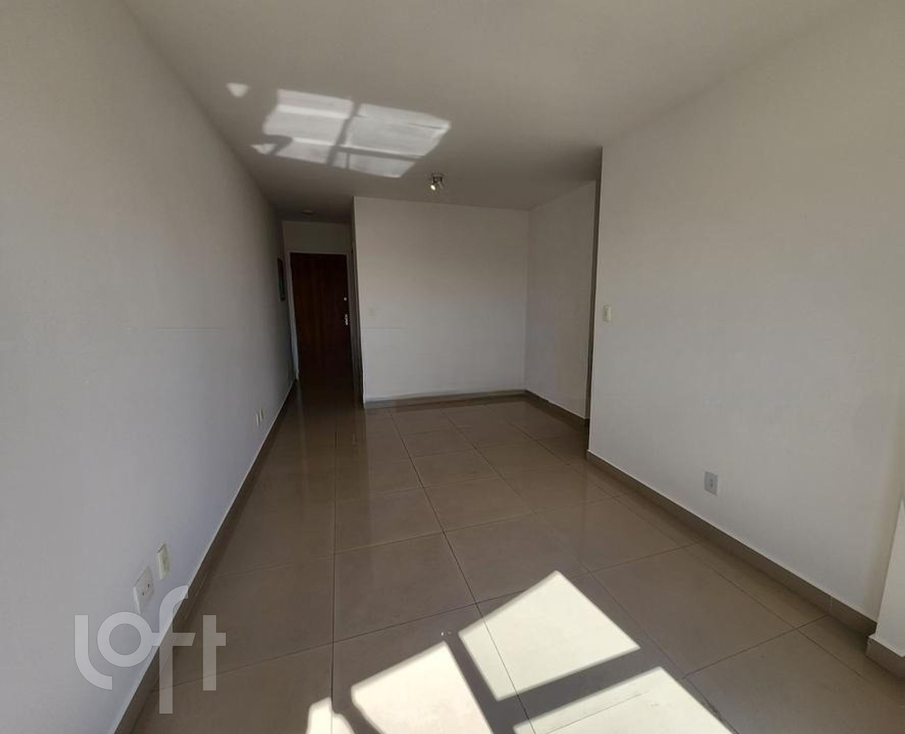 Apartamento à venda com 2 quartos, 68m² - Foto 2