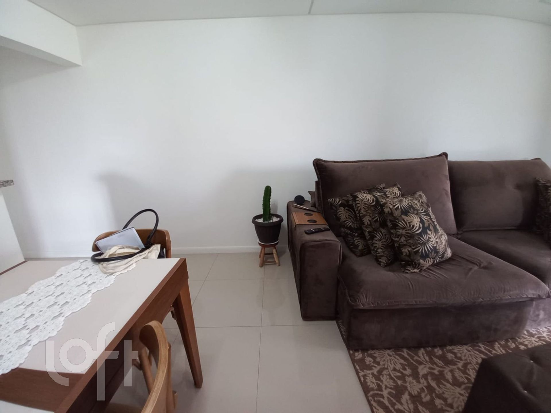 Apartamento à venda com 2 quartos, 74m² - Foto 3