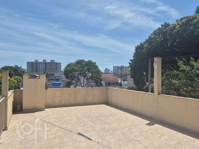 Casa com 177m², 3 dormitórios, 3 vagas, Vila Ipiranga em Porto Alegre