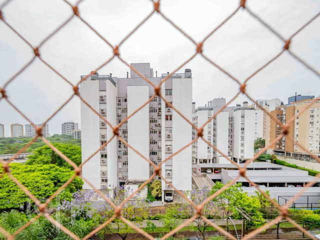 Apartamento com 73m², 3 dormitórios, 1 vaga, Chácara das Pedras em Porto Alegre