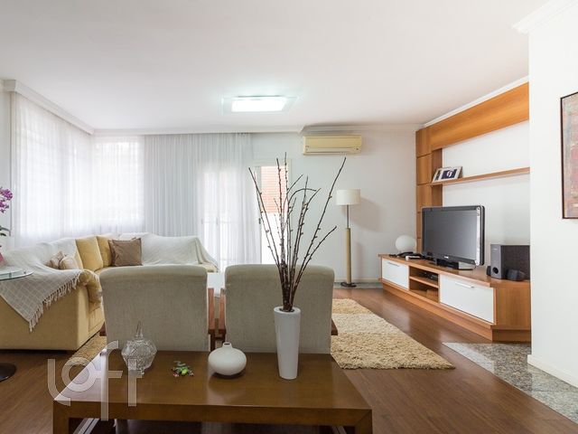 Casa com 540m², 5 dormitórios, 4 suítes, 4 vagas, Três Figueiras em Porto Alegre