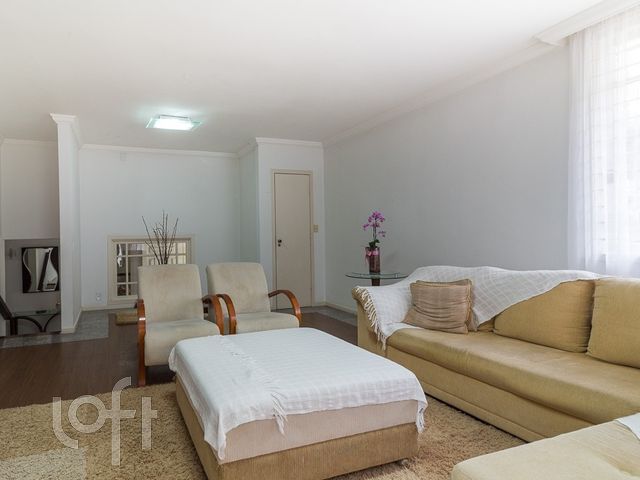 Casa com 540m², 5 dormitórios, 4 suítes, 4 vagas, Três Figueiras em Porto Alegre