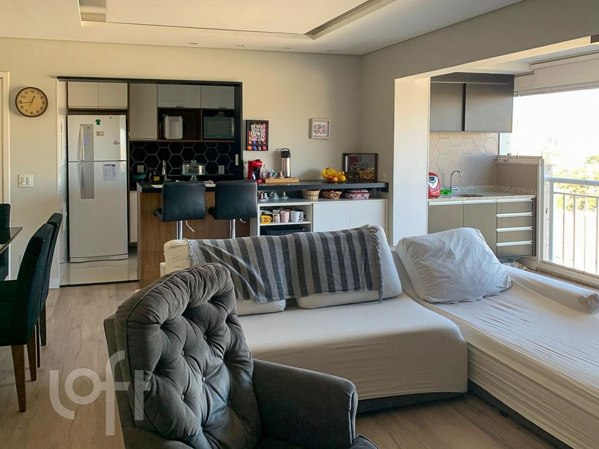 Apartamento à venda com 2 quartos, 74m² - Foto 1