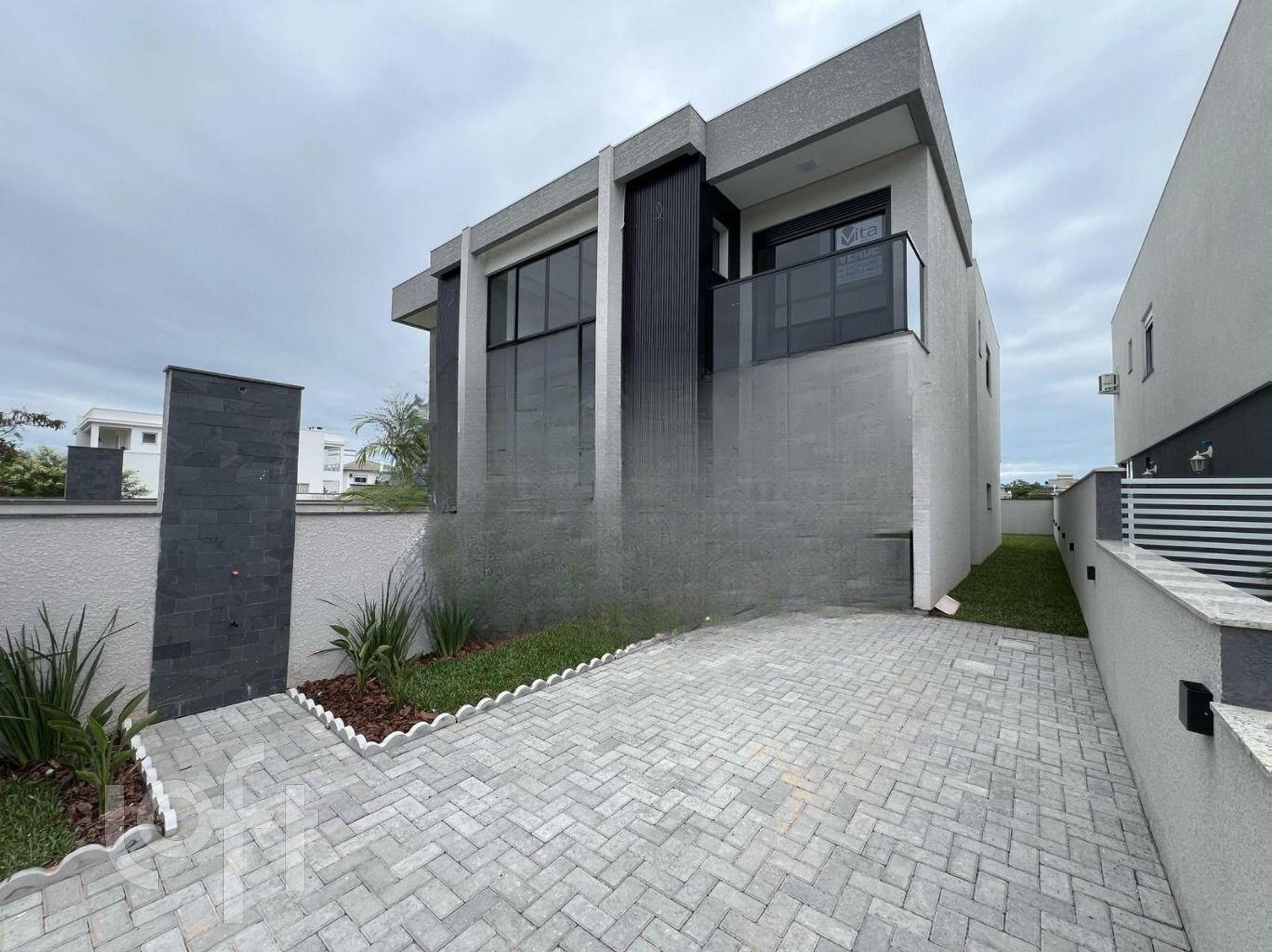 Casa Residencial com 126m², 3 quartos, 1 suíte, 2 garagens, no bairro Cachoeira do bom Jesus em Florianópolis