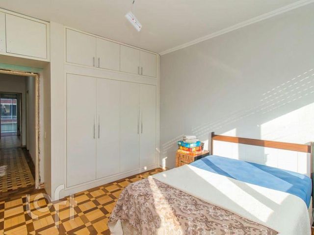 Apartamento com 230m², 3 dormitórios, 1 vaga, Independência em Porto Alegre