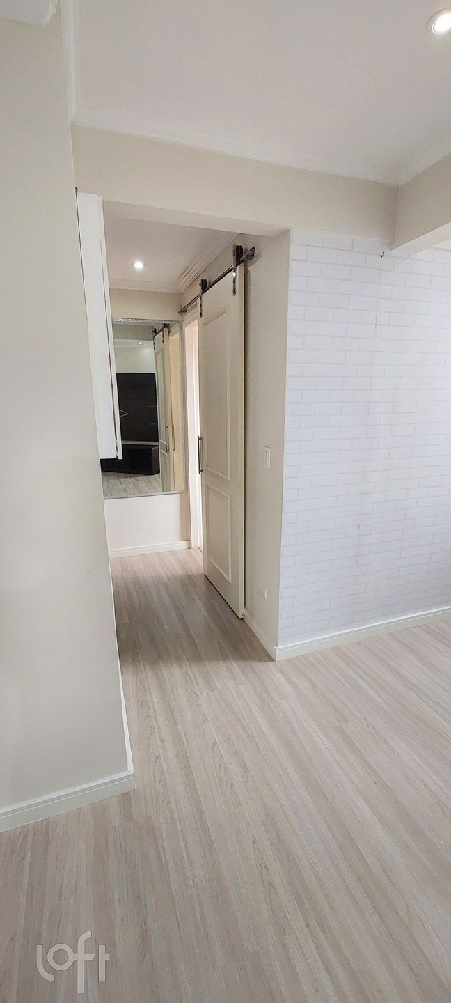 Apartamento à venda com 2 quartos, 70m² - Foto 2