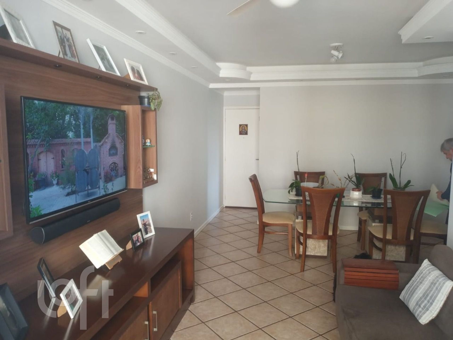 Apartamento à venda em Coloninha com 91 m², 3 quartos, 1 suíte, 1 vaga