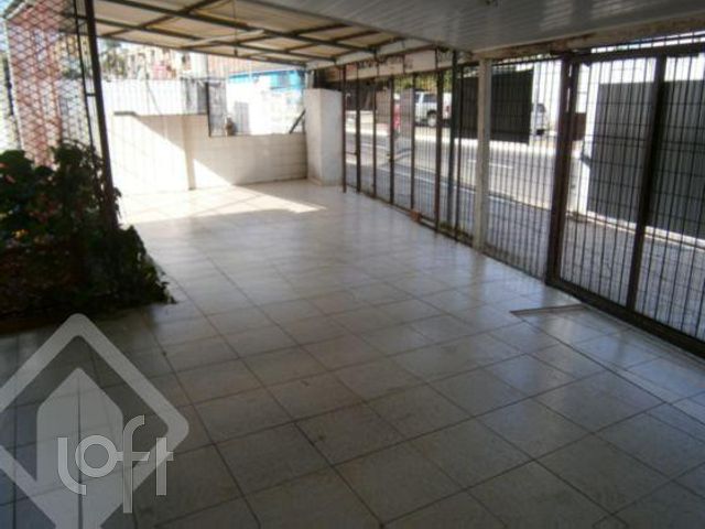 Casa com 243m², 2 dormitórios, 2 vagas, Cristo Redentor em Porto Alegre