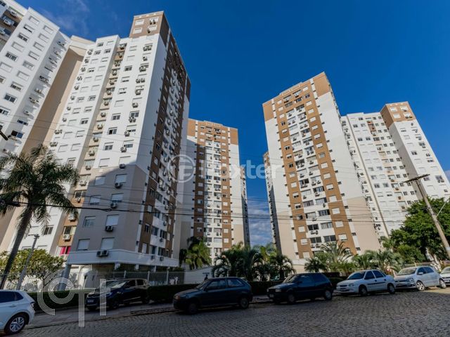Apartamento com 69m², 3 dormitórios, 1 suíte, 1 vaga, Vila Ipiranga em Porto Alegre