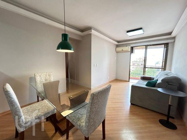 Apartamento com 70m², 3 dormitórios, 2 vagas, Cristo Redentor em Porto Alegre