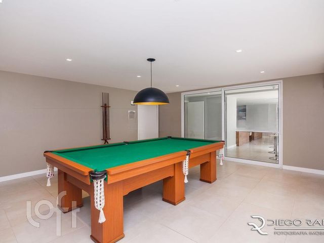 Apartamento com 56m², 2 dormitórios, 1 suíte, 1 vaga, Floresta em Porto Alegre