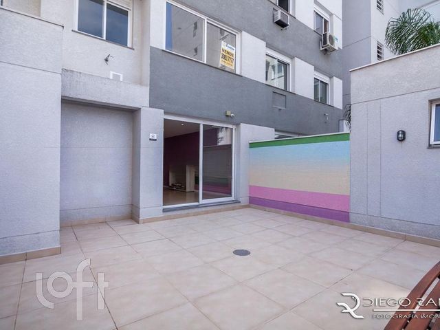 Apartamento com 56m², 2 dormitórios, 1 suíte, 1 vaga, Floresta em Porto Alegre