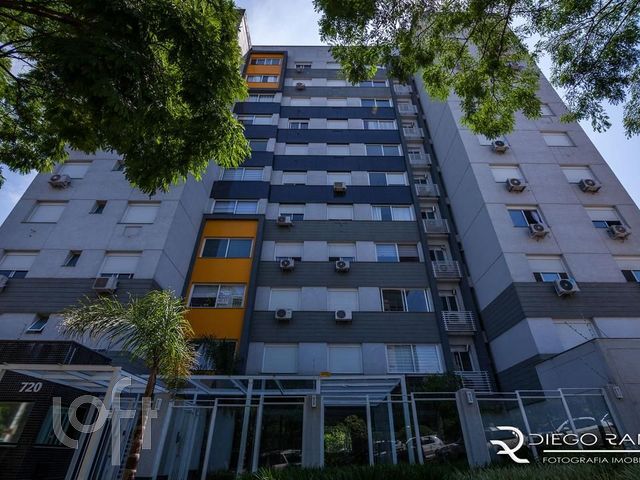 Apartamento com 56m², 2 dormitórios, 1 suíte, 1 vaga, Floresta em Porto Alegre