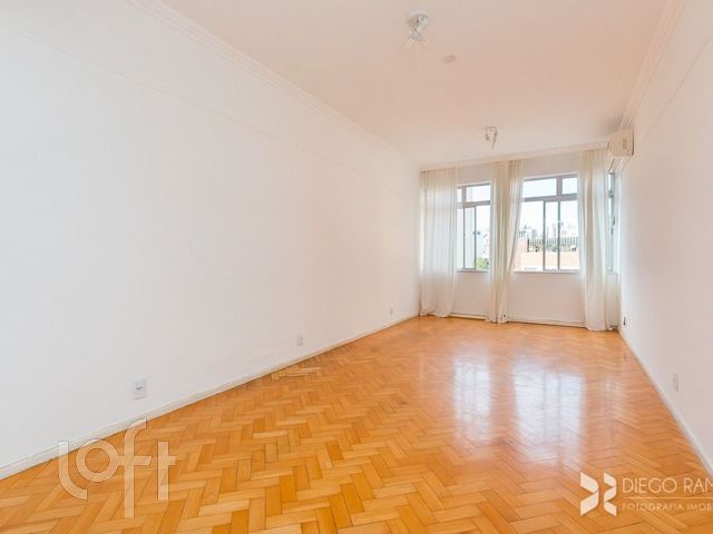 Apartamento com 99m², 3 dormitórios, 1 suíte, 1 vaga, Moinhos de Vento em Porto Alegre
