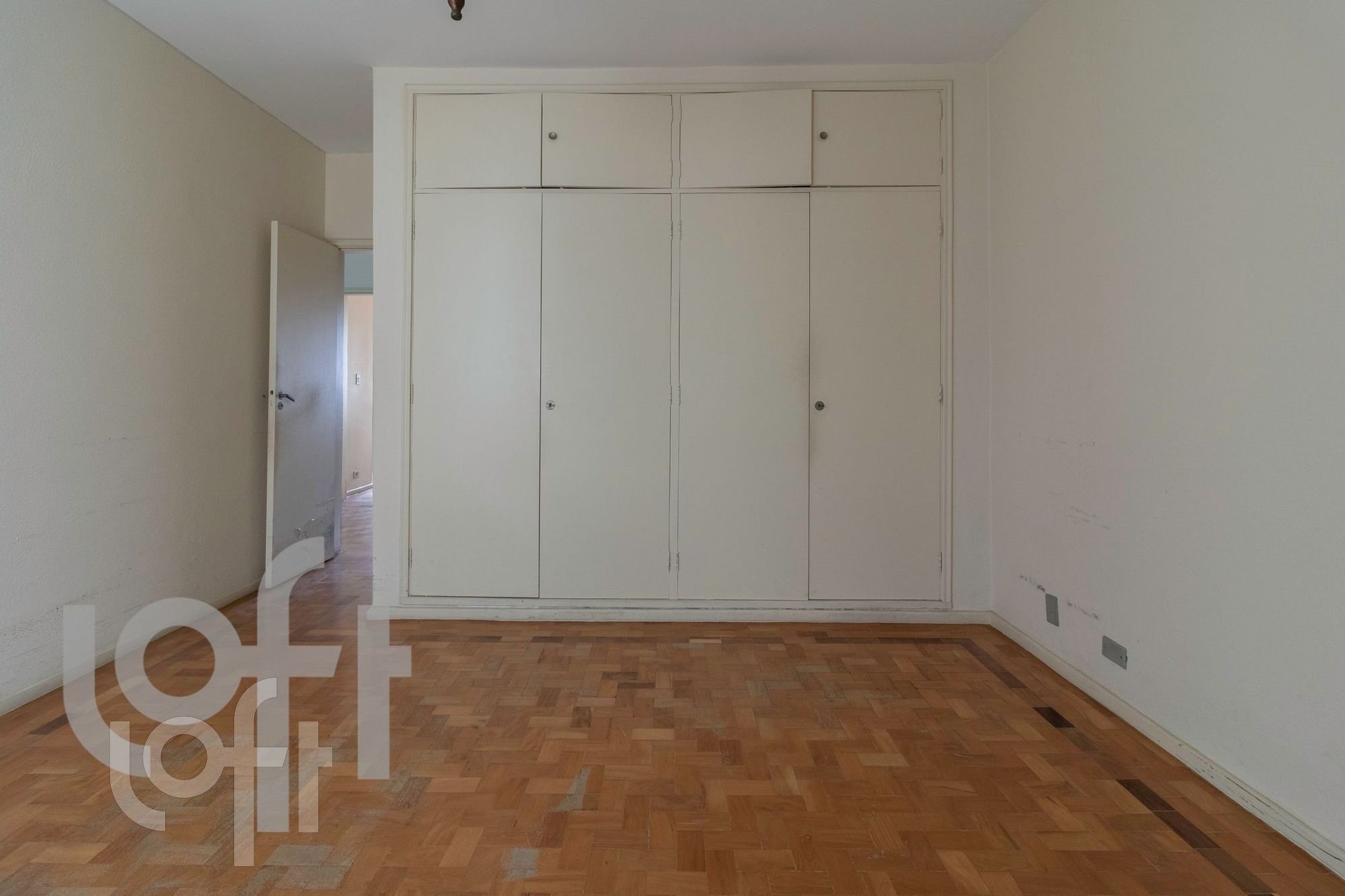 Apartamento à venda com 3 quartos, 222m² - Foto 2