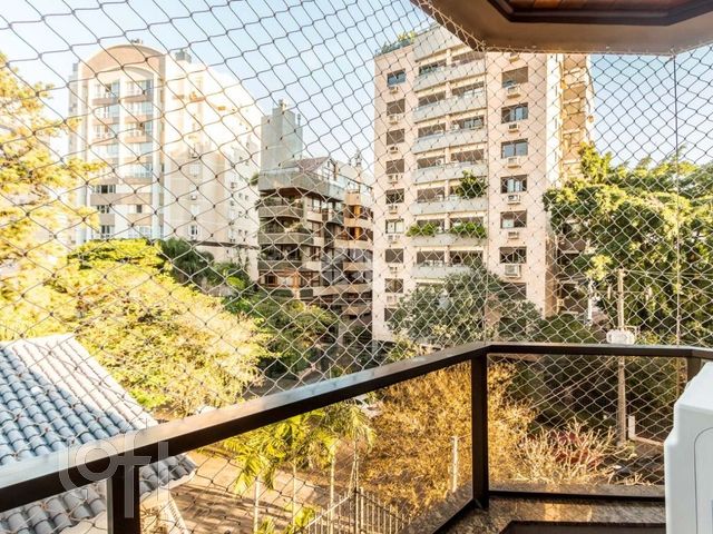Apartamento com 123m², 3 dormitórios, 1 suíte, 2 vagas, Petrópolis em Porto Alegre