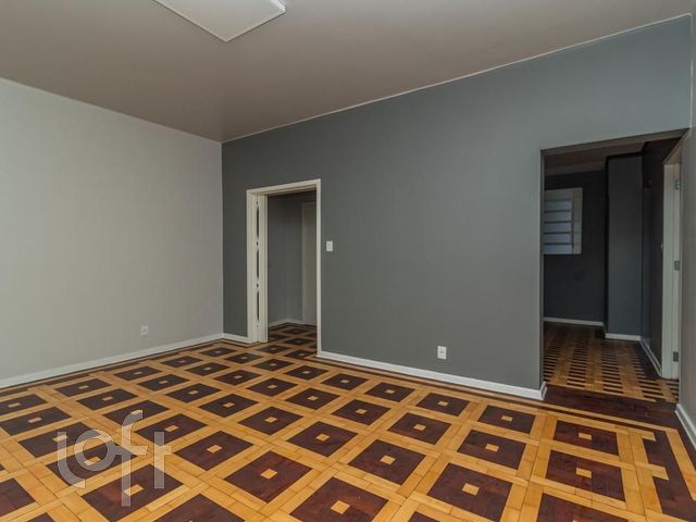 Apartamento com 106m², 3 dormitórios, 1 suíte, Moinhos de Vento em Porto Alegre