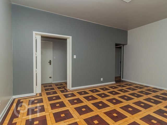 Apartamento com 106m², 3 dormitórios, 1 suíte, Moinhos de Vento em Porto Alegre