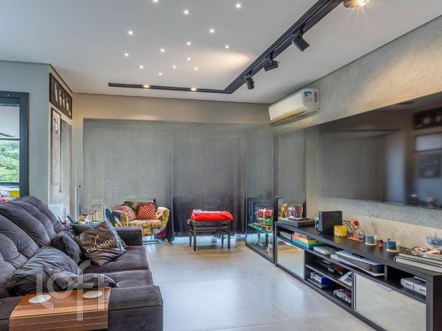 Apartamento com 92m², 2 dormitórios, 1 suíte, 1 vaga, Menino Deus em Porto Alegre