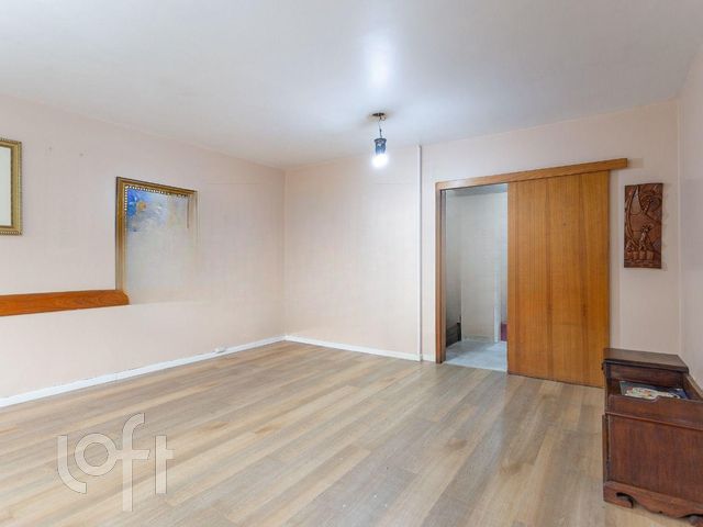 Apartamento com 120m², 3 dormitórios, 1 suíte, 1 vaga, Bom Fim em Porto Alegre