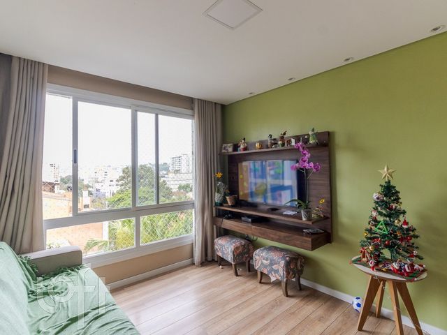 Apartamento com 139m², 3 dormitórios, 1 suíte, 1 vaga, Petrópolis em Porto Alegre