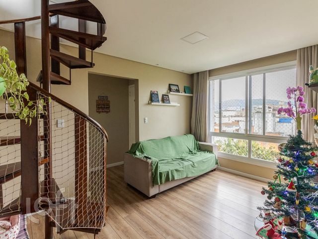 Apartamento com 139m², 3 dormitórios, 1 suíte, 1 vaga, Petrópolis em Porto Alegre