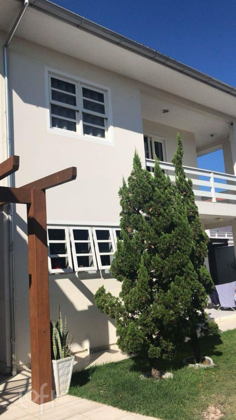Casa à venda em Centro com 281 m², 3 quartos