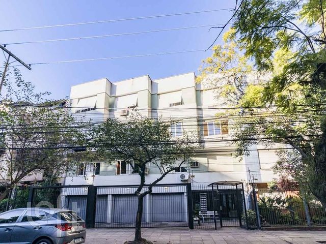 Apartamento com 100m², 3 dormitórios, 1 suíte, 2 vagas, Rio Branco em Porto Alegre