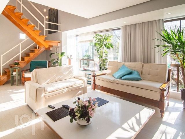 Apartamento com 242m², 3 dormitórios, 2 suítes, Petrópolis em Porto Alegre