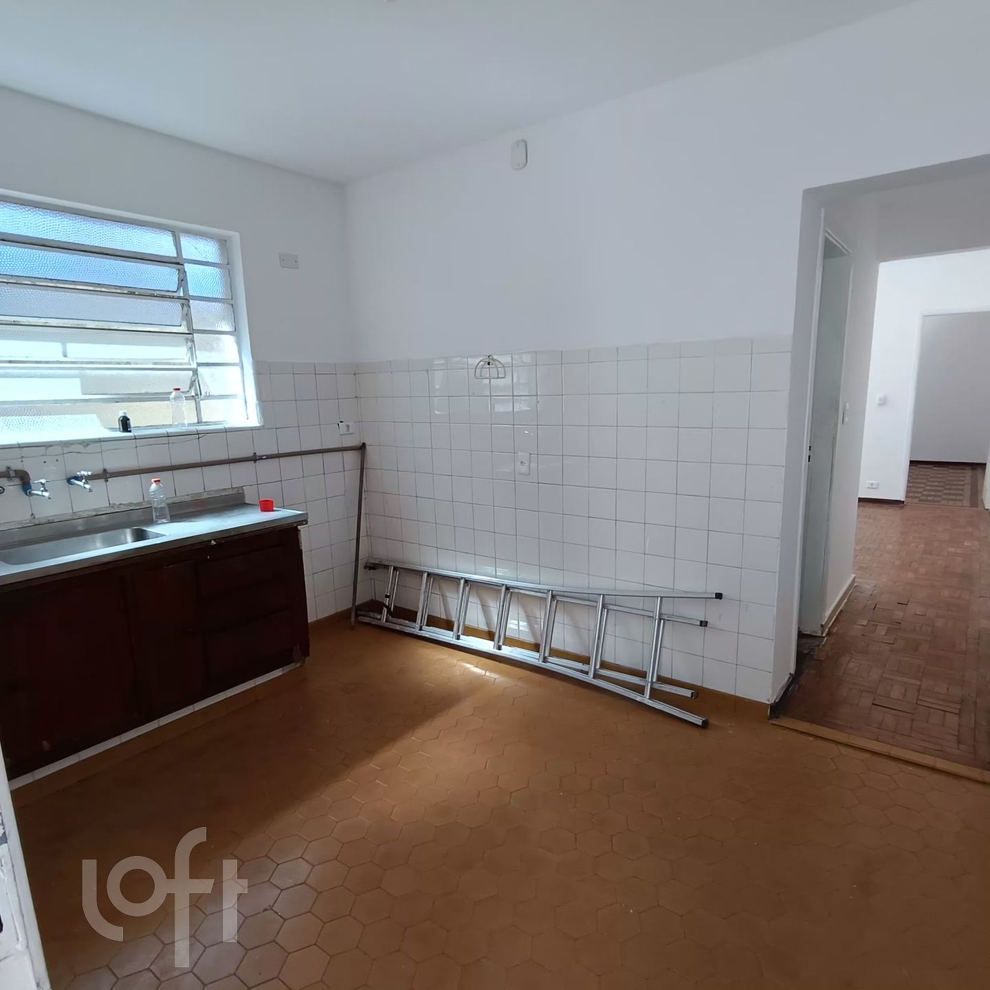Casa à venda com 1 quarto, 90m² - Foto 2